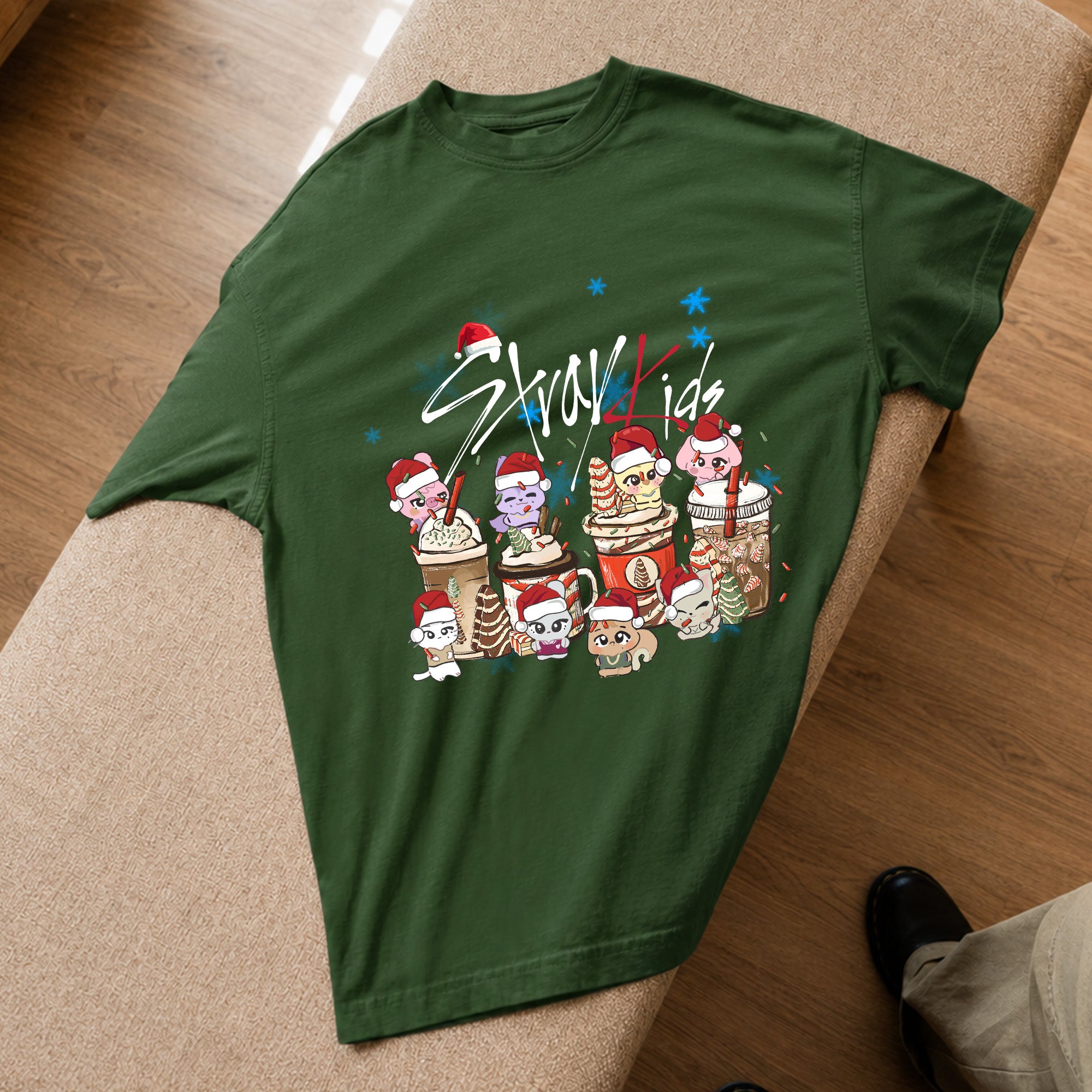 Stray Kids Xmas Cup Skzoo T-Shirt - Spread view, Y2K kpop concert tee