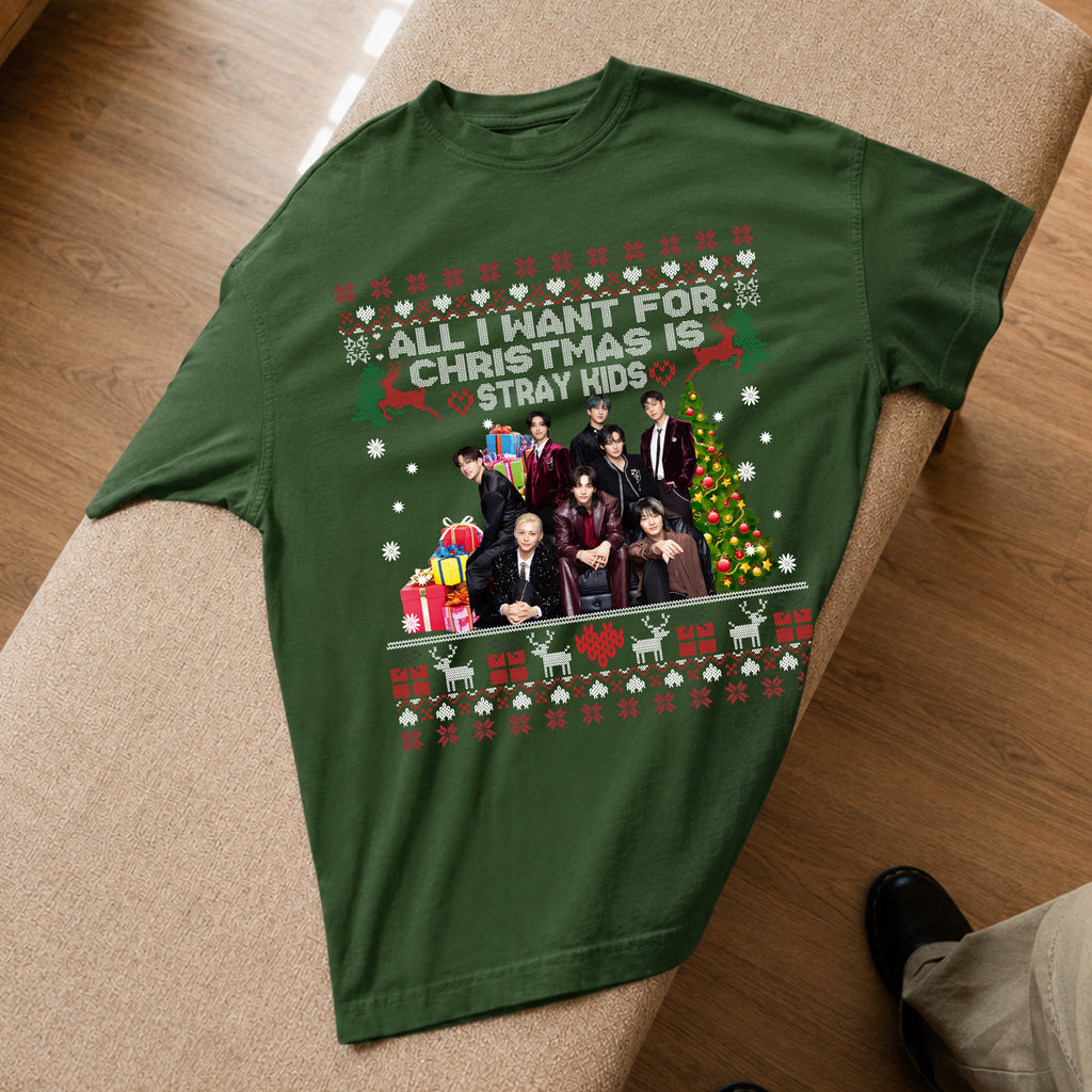 Stray Kids Christmas T-Shirt - Spread view, Y2K kpop concert tee