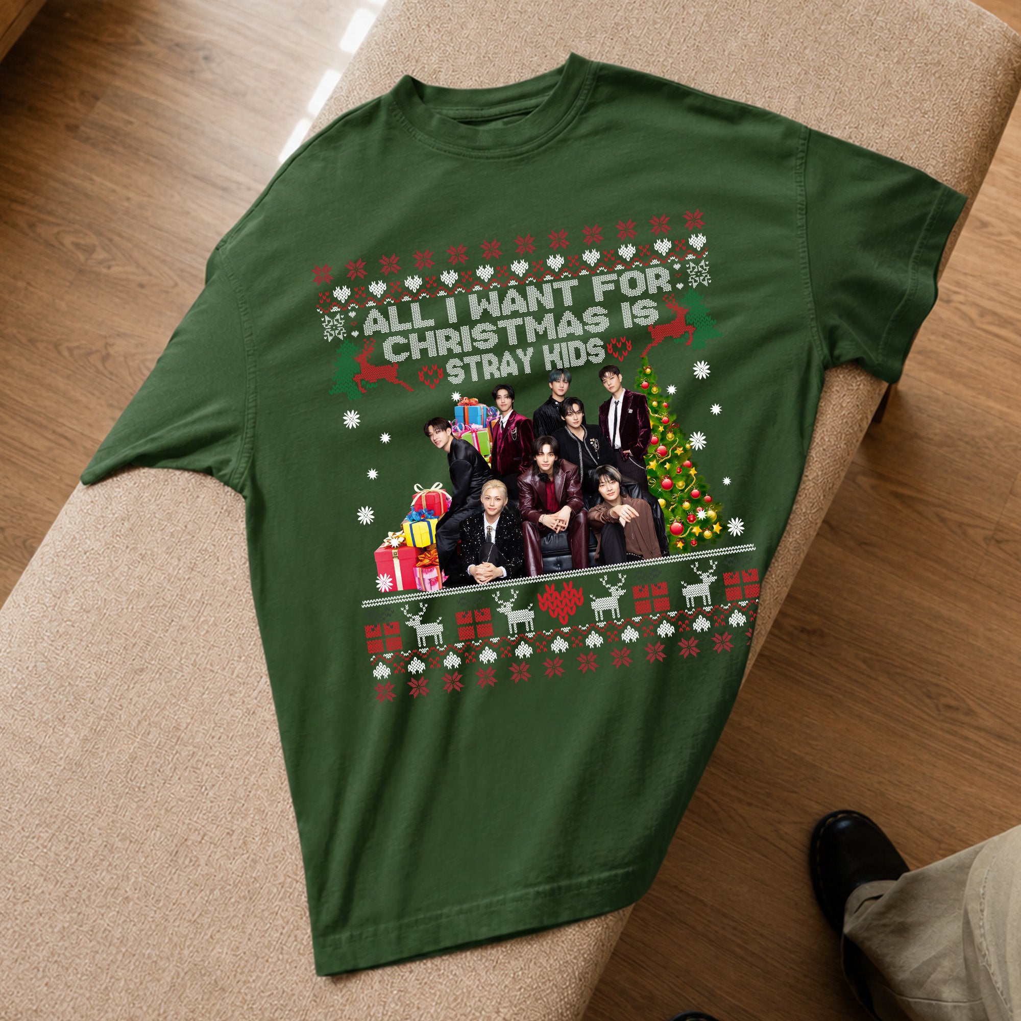 Stray Kids Christmas T-Shirt - Spread view, Y2K kpop concert tee